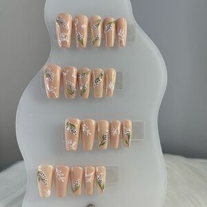 Handmade press on nails Medium coffin beige color flower design